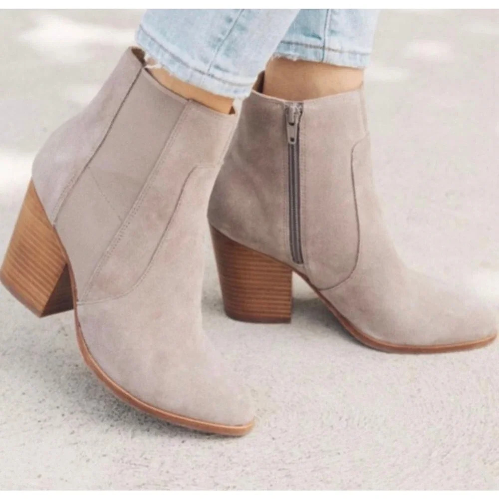 NEW Soludos Women’s Size 6  Gray Emma Block Heel Booties